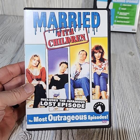 Married With Children DVD The Most Outrageous Episodes Volume 1 & 2 - Picture 3 of 6